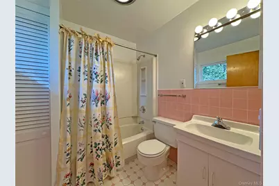 461 Pinebrook Boulevard, New Rochelle, NY 10804 - Photo 16