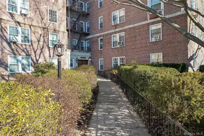 300 S Broadway #6H, Tarrytown, NY 10591 - Photo 2