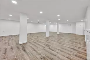 1811 Bedford Ave, Merrick, NY 11566 - Photo 16