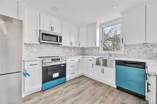 1811 Bedford Ave, Merrick, NY 11566 - Photo 10