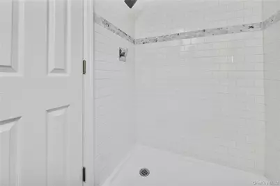 1811 Bedford Avenue, Merrick, NY 11566 - Photo 22
