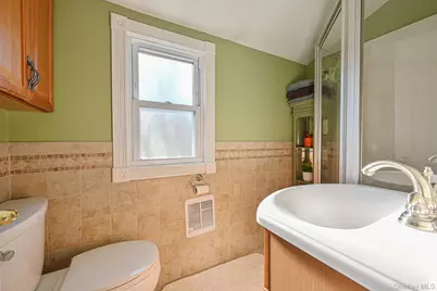 264 N Delaware Avenue, Massapequa, NY 11758 - Photo 14