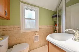 264 N Delaware Ave, Massapequa, NY 11758 - Photo 14