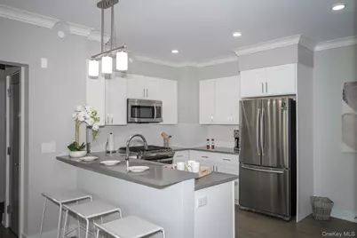 75 Circle Drive #91-205, Central Islip, NY 11722 - Photo 4