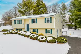 9 Michele Ct, Middletown, NY 10941 - Photo 2