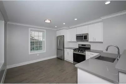 75 Circle Drive #93-205, Central Islip, NY 11722 - Photo 4