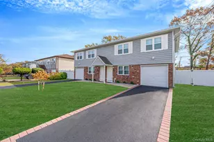 54 Evergreen St, West Babylon, NY 11704 - Photo 2