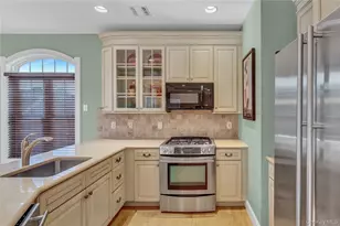 514 Pacing Way, Westbury, NY 11590 - Photo 18