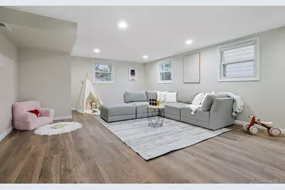 2 Doris Drive, Scarsdale, NY 10583 - Photo 18