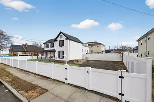 136-03 220th St, Springfield Gardens, NY 11413 - Photo 26