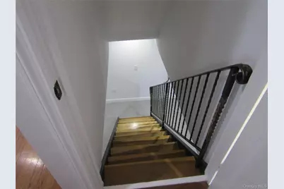 321 Redmont Road, West Hempstead, NY 11552 - Photo 18