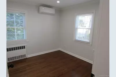 321 Redmont Road, West Hempstead, NY 11552 - Photo 8