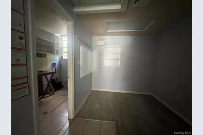 192-25 Station Road, Flushing, NY 11358 - Photo 4