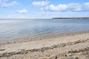 2 W Hillover Rd, Hampton Bays, NY 11946 - Photo 32