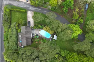 2 W Hillover Rd, Hampton Bays, NY 11946 - Photo 2