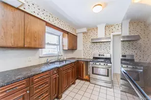 12 Taylor Pl, Hempstead, NY 11550 - Photo 4