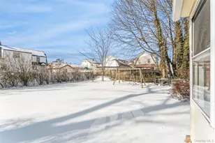 12 Taylor Pl, Hempstead, NY 11550 - Photo 18