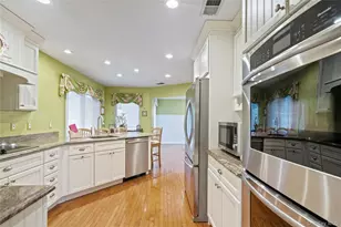 260 Vista Dr, Jericho, NY 11753 - Photo 12