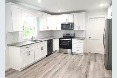 510 Neighborhood Road, Shirley, NY 11967 - Photo 4