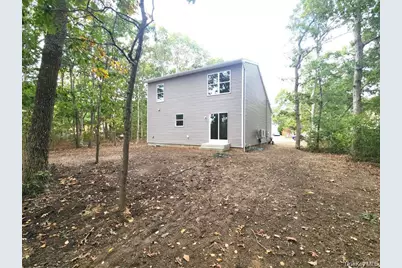 510 Neighborhood Road, Shirley, NY 11967 - Photo 18