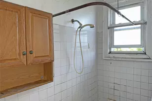 68-09 60th St, Ridgewood, NY 11385 - Photo 18