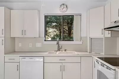 578 Heritage Hills #D, Somers, NY 10589 - Photo 6