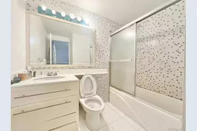 13203 Sanford Avenue #6I, Flushing, NY 11355 - Photo 4