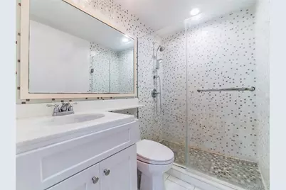 13203 Sanford Avenue #6I, Flushing, NY 11355 - Photo 2