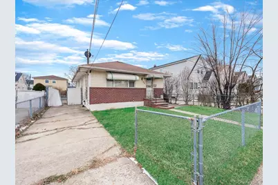 22 Mason Street, Hempstead, NY 11550 - Photo 2