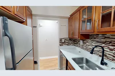 678 Warburton #6B, Yonkers, NY 10701 - Photo 2