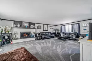 14 Ormand Ave, Medford, NY 11763 - Photo 6