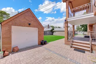 82-20 250th St, Bellerose, NY 11426 - Photo 32