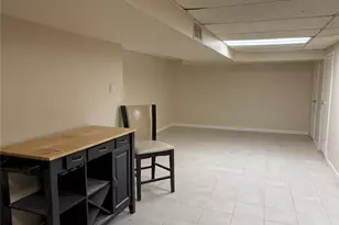 146-15 221st St, Springfield Gardens, NY 11413 - Photo 32