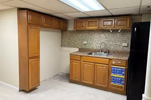 146-15 221st St, Springfield Gardens, NY 11413 - Photo 36