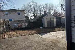 146-15 221st St, Springfield Gardens, NY 11413 - Photo 40