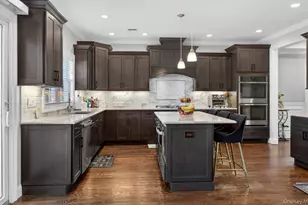 805 Pine Pl, Bellmore, NY 11710 - Photo 4