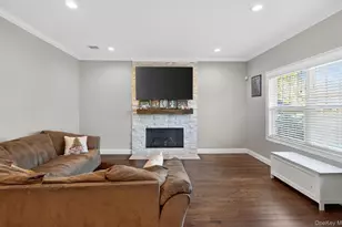 805 Pine Pl, Bellmore, NY 11710 - Photo 6