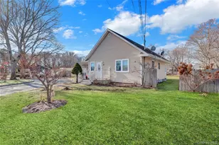 87 Vail Ave, Riverhead, NY 11901 - Photo 4