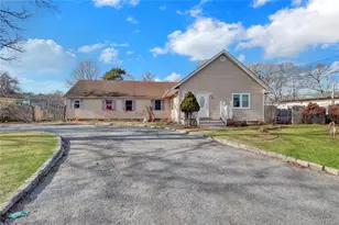 87 Vail Ave, Riverhead, NY 11901 - Photo 2