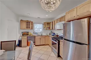 87 Vail Ave, Riverhead, NY 11901 - Photo 16