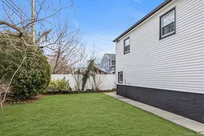 513 Dee Court, East Meadow, NY 11554 - Photo 24