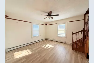 206 Cherry Lane #2nd Fl, Floral Park, NY 11001 - Photo 2