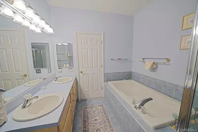 554 Mirror Pond Court, Moriches, NY 11955 - Photo 16