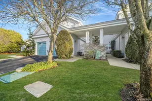 554 Mirror Pond Ct, Moriches, NY 11955 - Photo 2