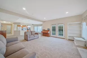 554 Mirror Pond Ct, Moriches, NY 11955 - Photo 6