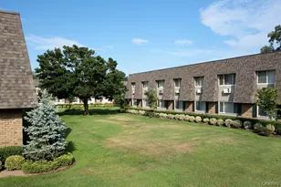 44 Philip Walk, West Babylon, NY 11704 - Photo 2