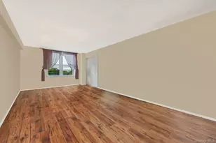 54-40 Little Neck Pkwy, Little Neck, NY 11362 - Photo 12