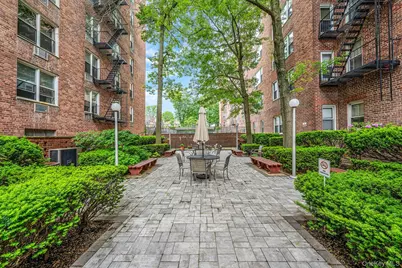 54-40 Little Neck Parkway #4F, Little Neck, NY 11362 - Photo 4