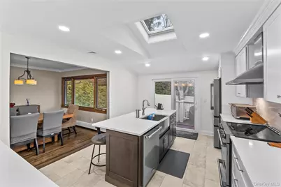 26 Glenwood Road, Plainview, NY 11803 - Photo 12