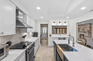 26 Glenwood Rd, Plainview, NY 11803 - Photo 14